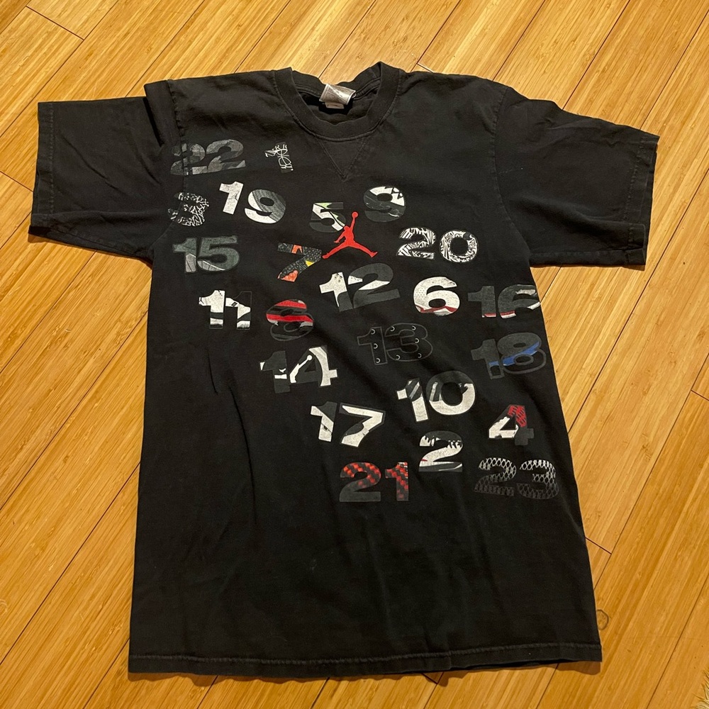 Vintage Air Jordan Graphic Tee ~ Men’s Small